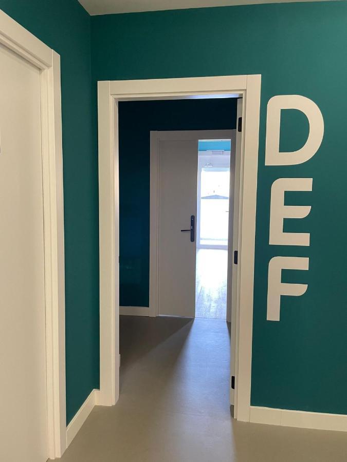 Bulezen Urban Hostel Понтеведра Екстериор снимка