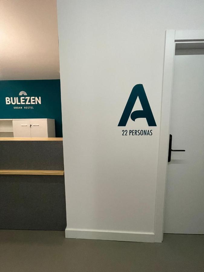 Bulezen Urban Hostel Понтеведра Екстериор снимка
