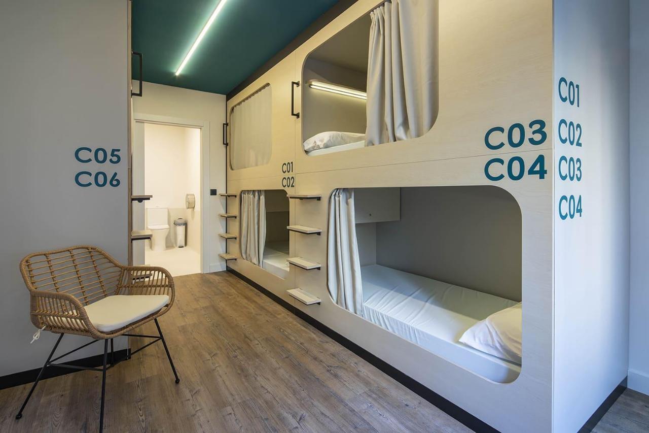 Bulezen Urban Hostel Понтеведра Екстериор снимка