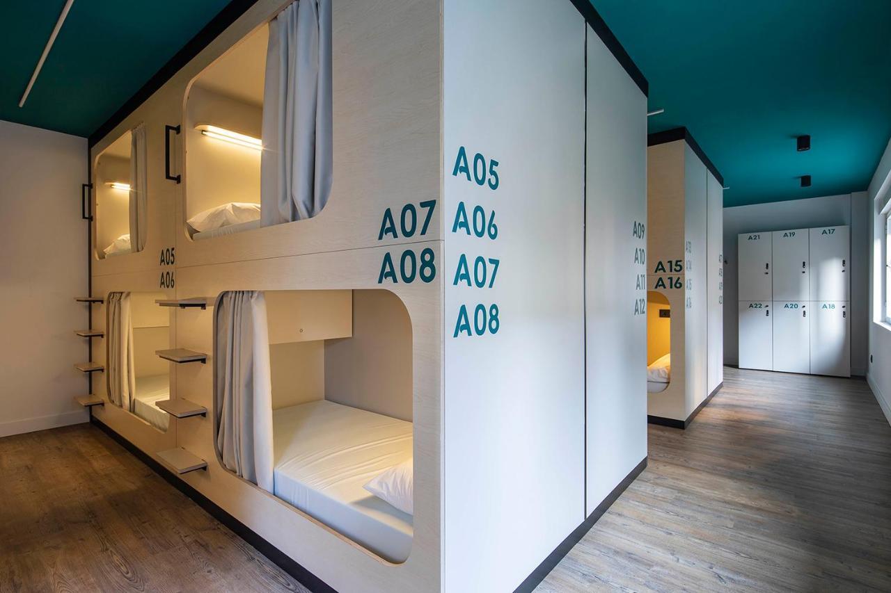 Bulezen Urban Hostel Понтеведра Екстериор снимка