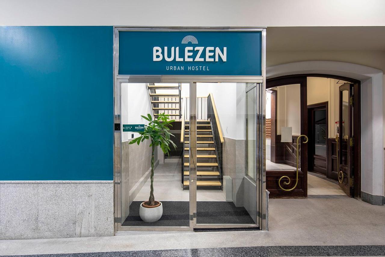 Bulezen Urban Hostel Понтеведра Екстериор снимка