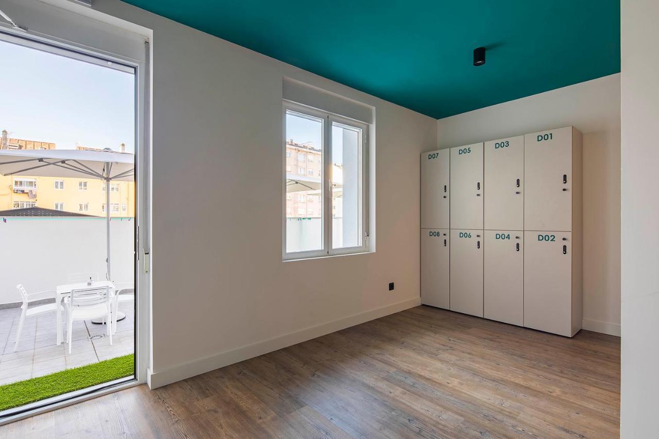 Bulezen Urban Hostel Понтеведра Екстериор снимка