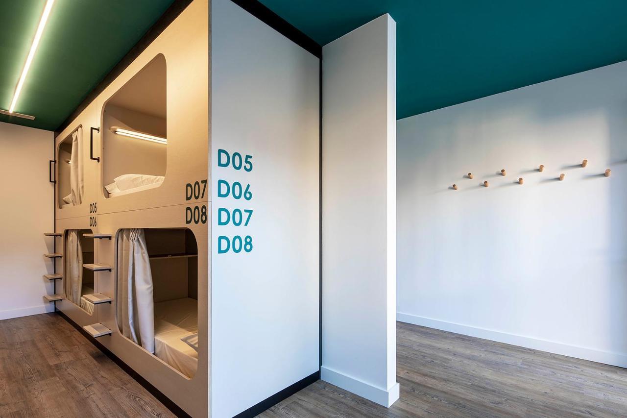 Bulezen Urban Hostel Понтеведра Екстериор снимка